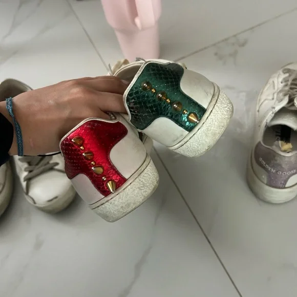 Gucci White Sneakers with Black and Red Accents - Picture 4 of 5